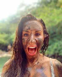 She's back in action👏🏻 .  #lululemonambassador#lululemon#thesweatlife#gratitude#meditation#sharemore#vegan#plantbasedathlete#beagoodhuman#behumbe#localaz#angellaasana#rei#optoutside#exploreaz#idhikethat#arizonahiking#rei1440project#natureheals  ...