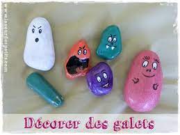 Pour finir, j'ai tenté un mélange de couleurs pour représenter la plage du tréport (il faut vraiment aller très vite pour mélanger et j'ai un peu sali la. Peinture Sur Galets La Cour Des Petits