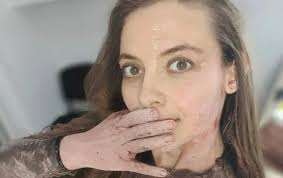 Timișoara: actrița Olga Torok a fost rănită pe scena Teatrului German unde  se spectacolul Livada de vişini de Anton Cehov