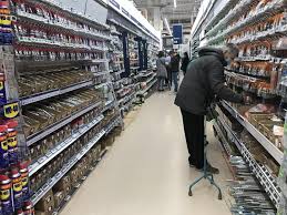 1 semaine que notre magasin vous a ouvert ses portes. Boulonnais Les Clients Font Le Plein Dans Les Magasins De Bricolage Avant La Fermeture