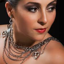 We are excited to have world class vocalist Victoria Cannizzo performing  with us