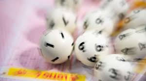 Dabei geht es bei lotto 6aus49 darum, 6 aus insgesamt 49 lotto gewinnzahlen korrekt zu tippen . Lotto Ziehung Am Samstag 07 08 2021 Das Sind Die Aktuellen Gewinnzahlen Verbraucher