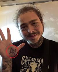 Hatte früher freunde, habe jetzt feinde (ooh) habe sie früher in meiner nähe gehabt, jetzt sind sie für mich gestorben (damn) hatte früher freunde, habe jetzt feinde (ooh) feinde, yeah es ist so traurig. Post Malones 68 Tattoos Und Ihre Bedeutung Promi Tattoos