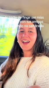 Imitando Miss Universo con tus amigas