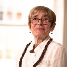 Diana Tyler's Instagram, Twitter & Facebook