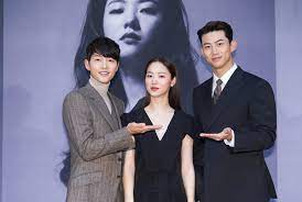 국내 no.1 패션 매거진 <시티 캐주얼>의 기획 팀장 백영찬은 초딩미 넘치는 능글 공으로, 같은 회사의 까칠한 디자인 팀장 서현수와 앙숙이다. ì „ì—¬ë¹ˆ ë¹ˆì„¼ì¡° í™ì°¨ì˜ íŒ¨ì…˜ ê°€ë°© ê·€ê±¸ì´ ì‹œê³„