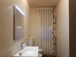Tende moderne da interni modelli per camera da letto cucina soggiorno bagno camerettemodelli di per interni rullo tende a pannello a pacchetto. Bagno Moderno In Stile Classico Per Giancarla E Daniele Fratelli Pellizzari