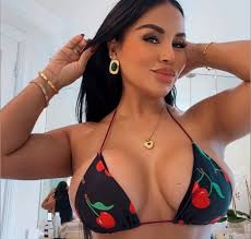 dollycastro - Fleshbot