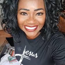 Laurel Pryor's Instagram, Twitter & Facebook