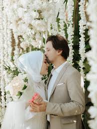 Selanjutanya dia mengatakan bahwa lidi brugman adalah sosok istri yang diidamkannya selama ini. Wbinddrzt Pmm