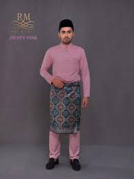 باجو كوروڠ) adalah salah satu pakaian adat masyarakat melayu di brunei darussalam, indonesia, malaysia, singapura, dan thailand bagian selatan. Ikar Auf Twitter Mantap Kan Design Dan Warna Baju Melayu Mikail Dan Baju Kurung Lace Nafeesa Koleksi Raf Mishal Ni
