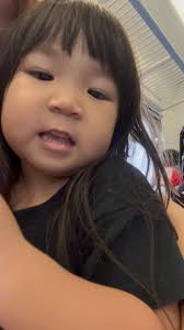 這小孩突然新歌介紹, 讚美主在午餐, 讚美主在午餐時, 謝謝爸爸媽媽, 阿們恩 , 還給我雙手合十🙏, 我們這個才去一個月的阿們學校就長這樣回來了  , 我⋯ 🫨🫨嚇歪歪, 繼續下去再來要什麼驚人😨, #不得不教會學校, #但真的學得很快, #念不完的幼幼班, #準備三歲的小孩,  #每天只想快長大, #才能去哥哥學校