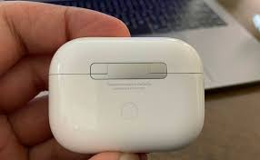 Assembled In Vietnam Airpods Pro Cases Signal Shift From China Vnexpress International