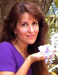 Heartlocket Hollow Studio: The Artist