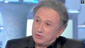 Non stop people vous en dit plus. Tres Emu Michel Drucker Evoque Son Amitie Avec Johnny Hallyday Gq France