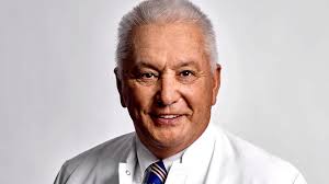 Klinik-Direktor Curt Diehm mit deutlicher Kritik an später Impfberechtigung  für Privatärzte