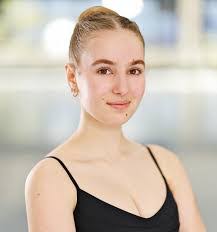 Tessa Shepard's Instagram, Twitter & Facebook