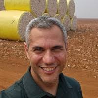 900+ perfis com “-rana Hage”