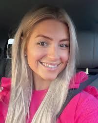 Carly Rubenstein's Instagram, Twitter & Facebook