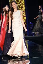 Mti/mohai balázs gelencsér timit nemcsak szépségkirálynőként ismerhetjük, hanem riporterként, műsorvezetőként és a dancing with the stars egyik versenyzőjeként is. Timea Gelencser Miss World 2016 Designer Fashion Show Famousfix Com Post