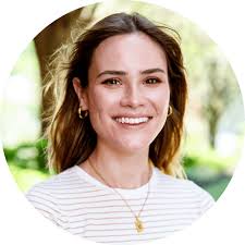 Holly Stoddard's Instagram, Twitter & Facebook