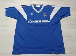 This page displays a detailed overview of the club's current squad. Real Sociedad Weg Fussball Trikots 1987 1988