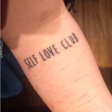 The crying eye represents a bit of her vulnerability and the whole design was inked on november 3, 2016 by talented artist london reese. Self Love Club Ist Die Tattoo Bewegung Die Fur Mehr Selbstliebe Kampft I D