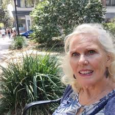 RV parks near Banff and Yellowstone with full hookups?