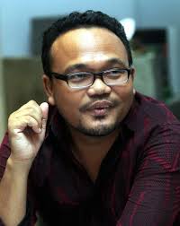 Setelah itu, beliau bekerja untuk produksi drama gerak khas ketika masih menunutut di kolej. Tiada Sewa Menyewa Dalam Isteri Untuk Disewa Kena Tonton Dulu Osman Ali Hiburan Mstar