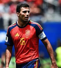 🚨 RUMOUR: People inside Real Madrid have convinced Florentino Pérez to make move for Rodri! The club has now opened direct talks with his agent as they push to get the deal
