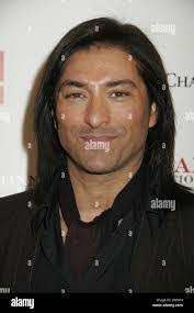 Jay Tavare's Instagram, Twitter & Facebook