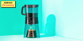Cleaning your coffee maker doesn't have to be tedious. How To Clean A Coffee Maker Tips For Cleaning Coffeemakers With Vinegar