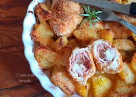 Gli involtini con speck e scamorza sono un secondo piatto semplice e dal risultato assicurato. Involtini Di Pollo Speck E Mozzarella Con Le Patate Al Forno Secondi