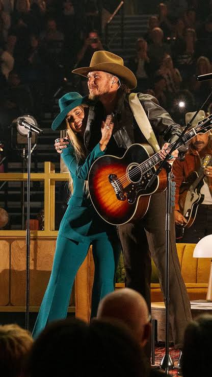 “The Jesus I Know Now” at the Gospel Music Association | Dove Awards with  Lainey Wilson. Full performance is up on YouTube! 💛 | Brandon Lake |  Facebook