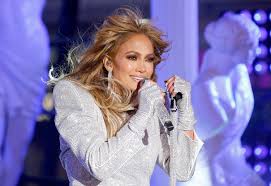 Jennifer lynn lopez, 1 född 24 juli 1969 i south bronx i new york, är en amerikansk skådespelare, sångare, dansare och producent. Jennifer Lopez Went Makeup Free And Unfiltered For Christmas See Video Allure