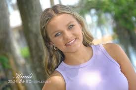 Carolyn Bryner's Instagram, Twitter & Facebook