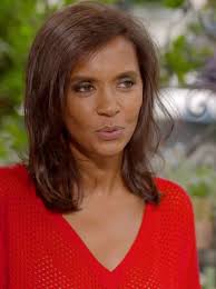 L Amour Est Dans Le Pre Karine Le Marchand Devoile Des Photos Un Peu Surprenantes Du Bilan En 2020 Karine Le Marchand Le Pre Bilan