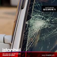 Oto Cam En Car Glass Panosundaki Pin