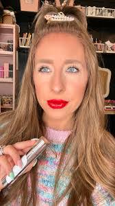 Sandy Lawton's Instagram, Twitter & Facebook