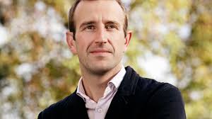 Hamish Hamilton scoops 'powerful' book from Macfarlane