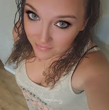 What wood type is formaldehyde-free for DIY projects?