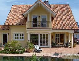 Romanische Dachziegel Verleihen Dem Haus Einen Mediterranen Charme Franzosisches Flair Fur Das Dach Toskana Haus Mediterrane Hauser Baustil