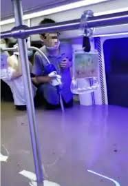 中國鄭州暴雨成災 大水灌入地鐵站釀12死5傷 2021/7/21 08:47 （7/21 18:01 更新） 請同意我們的隱私權規範，才能啟用聽新聞的功能。 Ows6smfdu4xgam