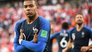 Cependant, le meilleur buteur de la coupe du monde 2018 restera l'anglais harry kane qui fut l'auteur de 6 buts sur 6 matchs joués. Coupe Du Monde 2018 Kylian Mbappe Plus Jeune Buteur De L Equipe De France Dans Un Mondial Coupe Du Monde Equipe De France