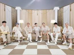 Jadi jangan heran ketika beberapa hari sebelum jimin merayakan ulang tahunnya, para army sudah menyiapkan perayaan megah, mulai dari webinar . Invite Fans To Dance Together This Is The Hidden Message Of Bts New Song Permission To Dance Seoul Bytes