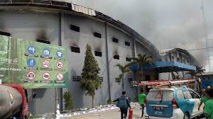 Jasad korban ditemukan rabu 27 mei 2021 sekira pukul 15.30 wib. Update Informasi Damkar Sukoharjo Terkait Kebakaran Pabrik Mebel Di Parangjoro 1 Orang Luka Luka Tribun Solo