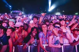 Lollapalooza 2021 businesses weigh asking customers to put masks back on in light of new cdc guidelines. 48nvbd3b6tbzrm