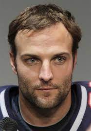 Former new england patriot wes welker has gone public about his recent hair transplant procedure, giving nfl fans and hair loss sufferers something to talk about this season.recent hair transplant procedure, giving nfl fans and hair loss sufferers something to talk about this season. Golocalprov New Hair Transplant Wars Erupt Over Wes Welker S Move To Denver
