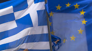 Resultado de imagem para as bandeiras da grécia e da união europeia