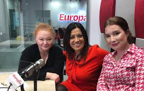 Melodie cu care narcisa suciu a câștigat trofeul cea mai frumoasă melodie de dragoste din românia la festivalul cântecului de. Narcisa Suciu È™i Daria CrÄƒciun IÈ™i Spun PoveÈ™tile In DimineaÈ›a Zurli Video Europa Fm